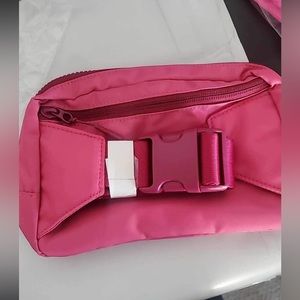 NWT Lululemon Everywhere Belt Bag 2L Raspberry Pink Crossbody